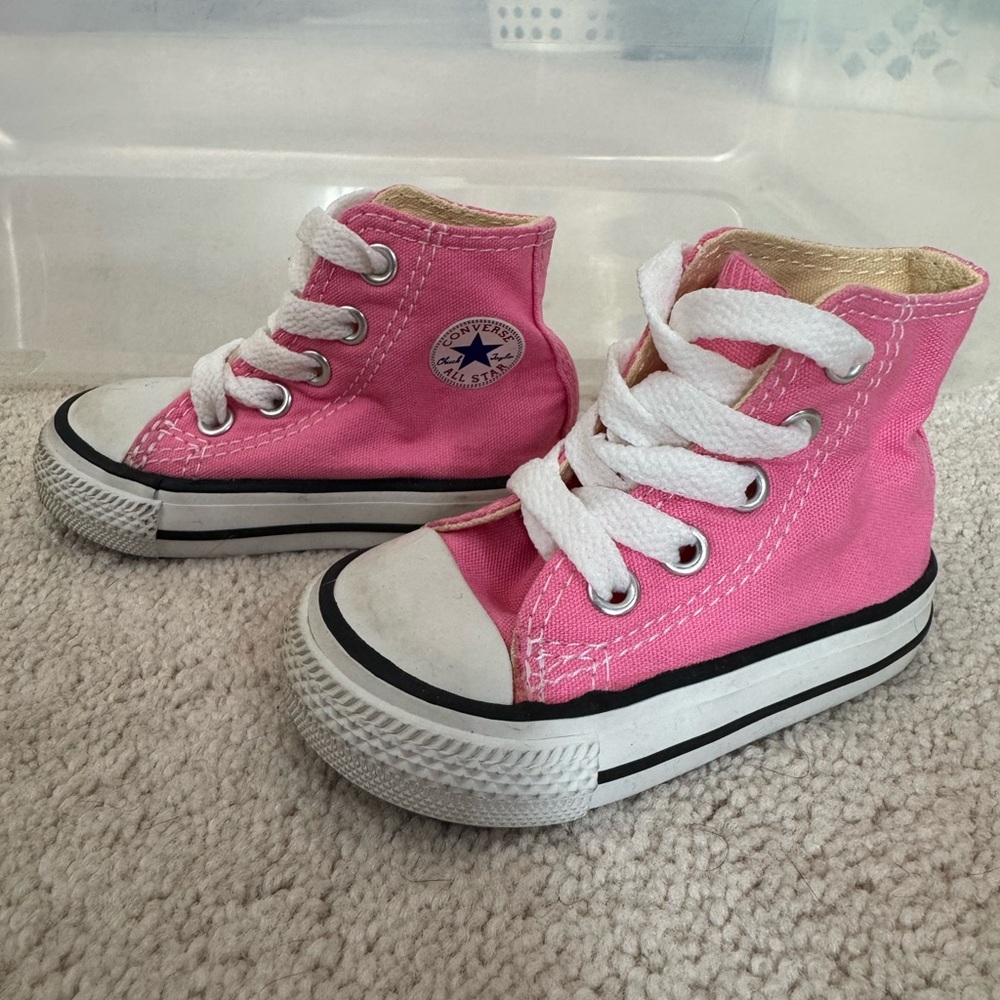 Converse Pink High-Top Sneakers Classic Design